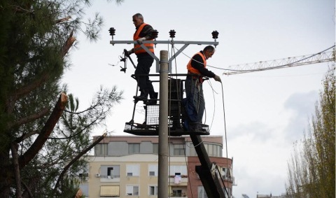 Rikonstruksioni i kabinave: Nderpritet 3 dite energjia ne keto zona te Tiranes